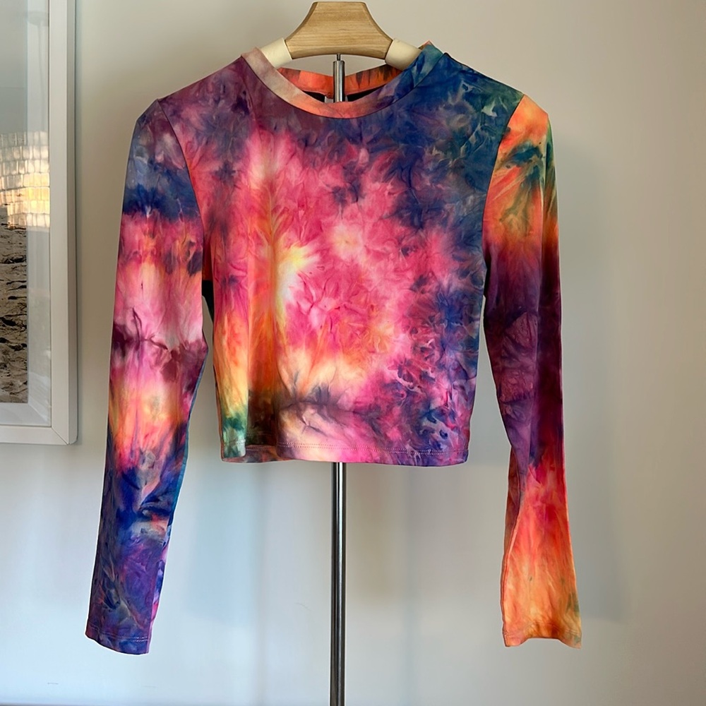 colorful tie dye cropped long sleeve shirt